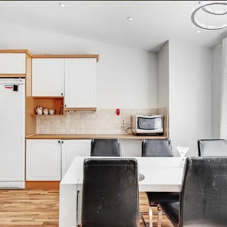 Ihana Omakotitalo 别墅 万塔